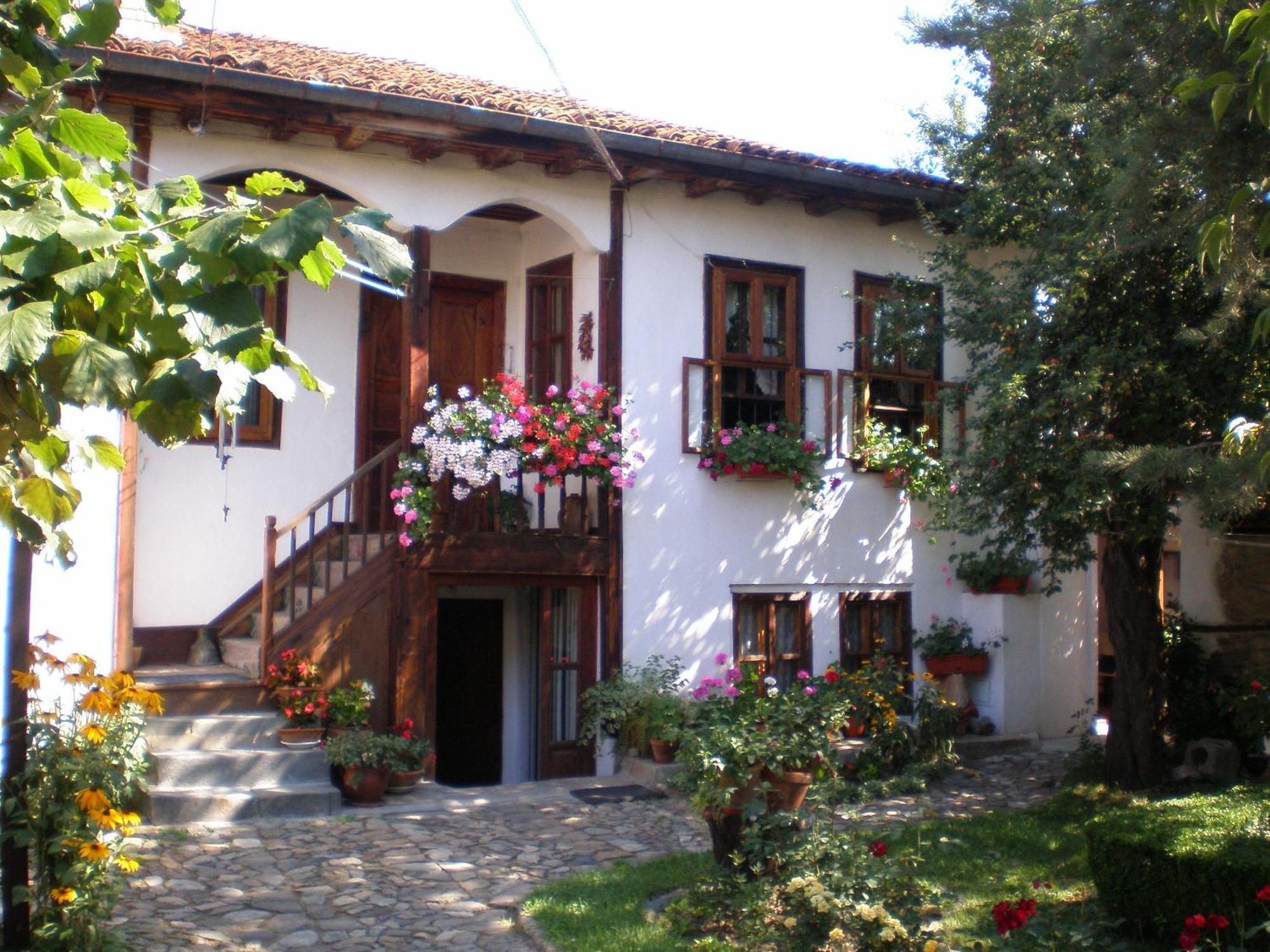 Tsutsovi House Hotel Kalofer Exterior foto